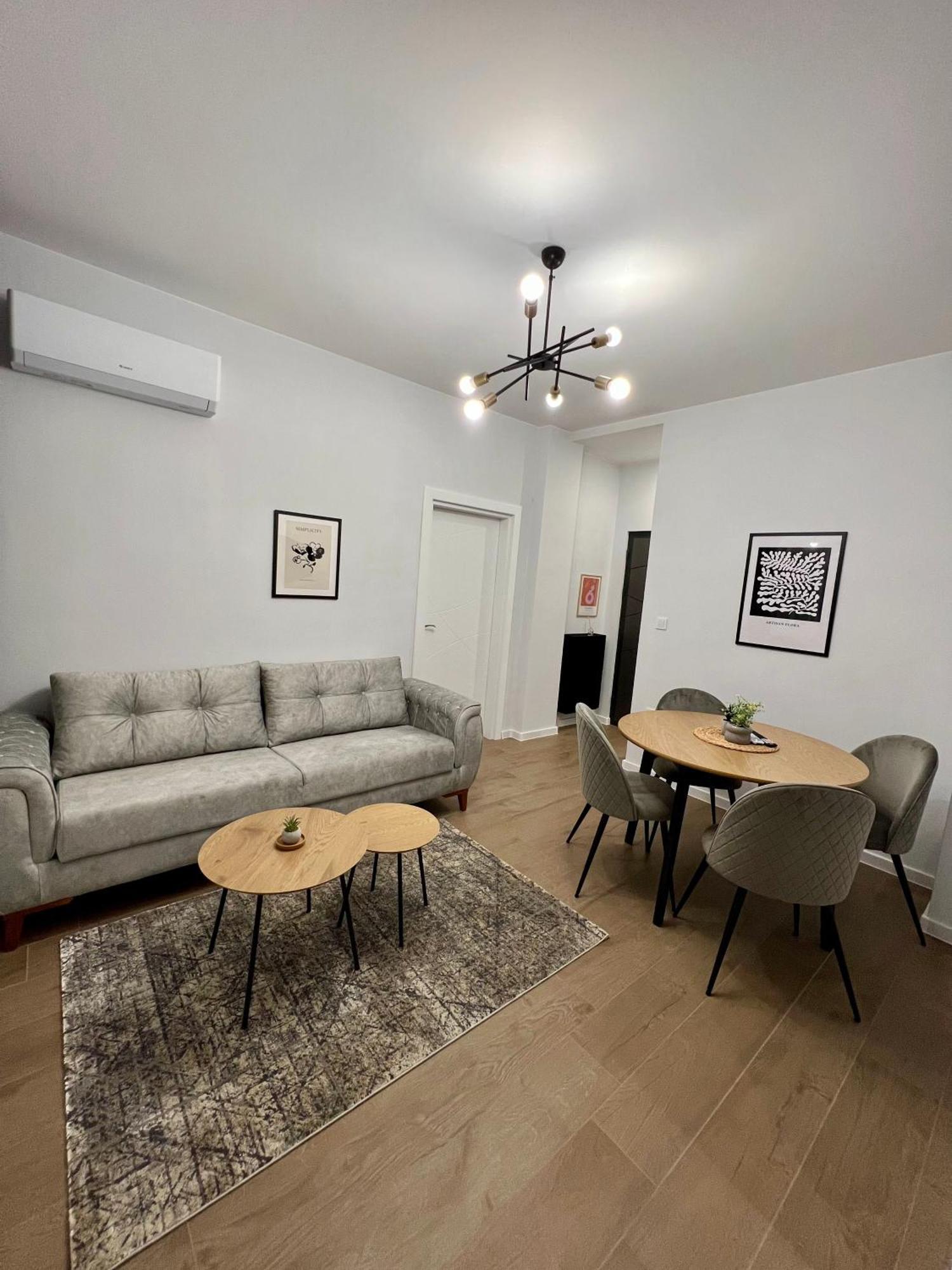 Vanquish Central Apartment 瓦爾納 外观 照片