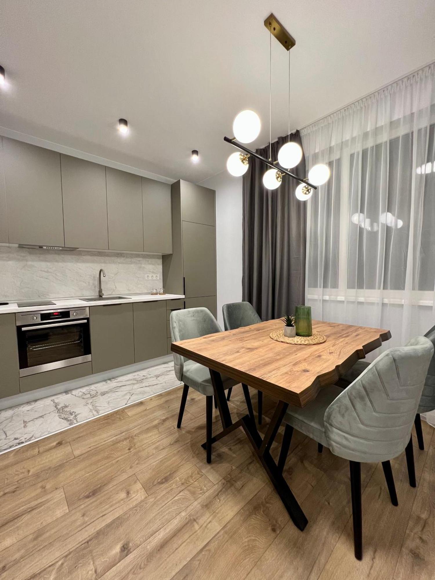 Vanquish Central Apartment 瓦爾納 外观 照片